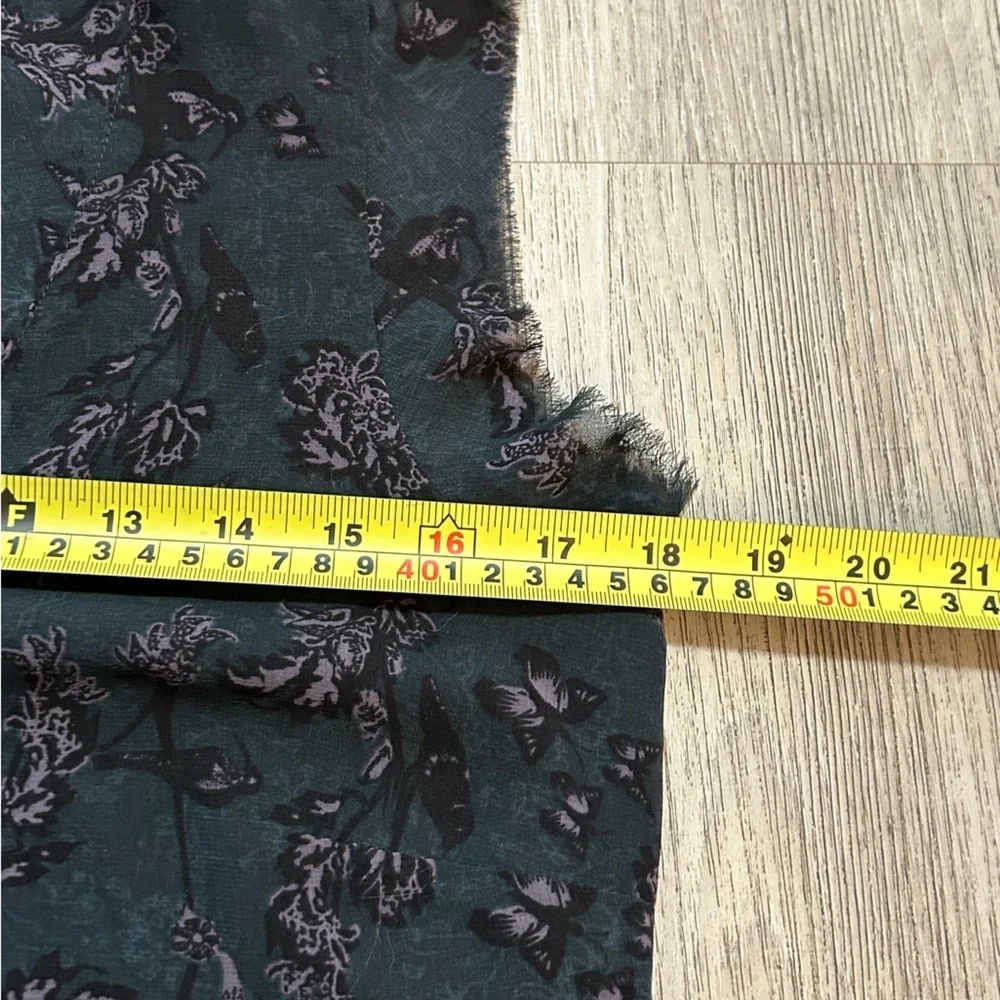 CAbi Sleeveless Floral Blouse With Frayed Hem. Lined. - Picture 6 of 8